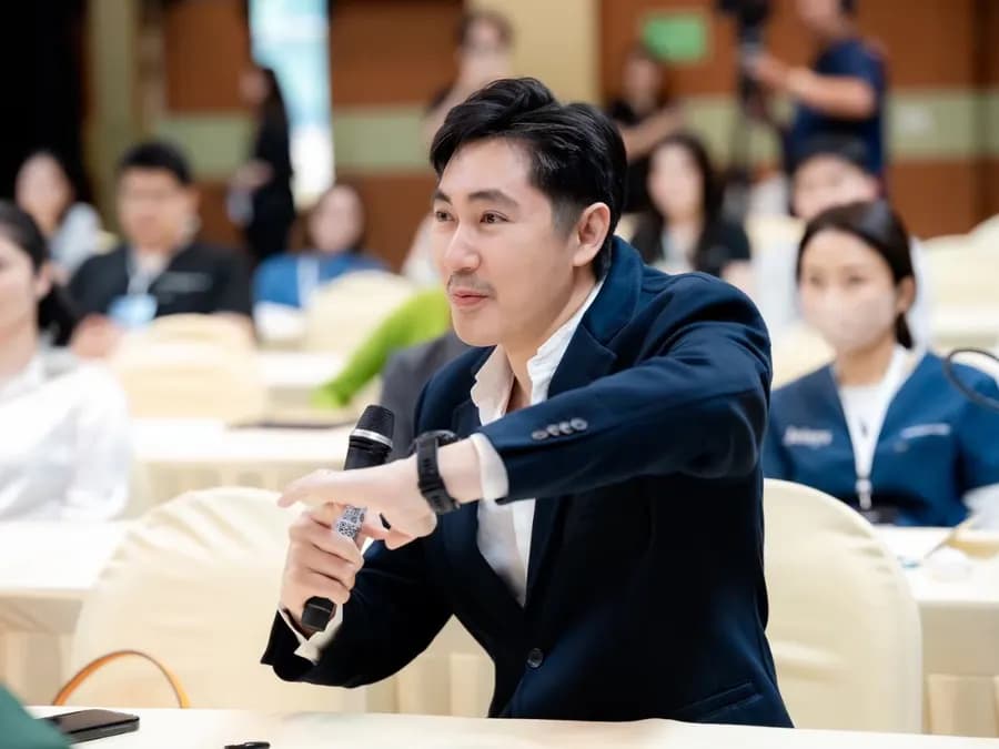 Dr.Art บรรยายในงานประชุม THAICOSDERM